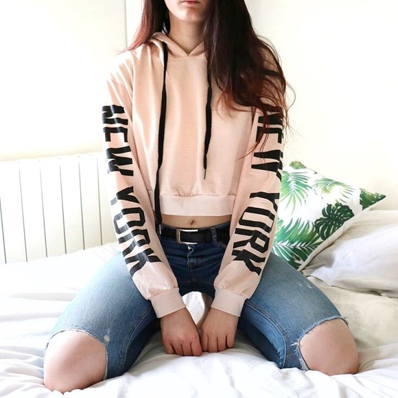 New York Cropped Hoodie🏙 - Picture 3 of 6